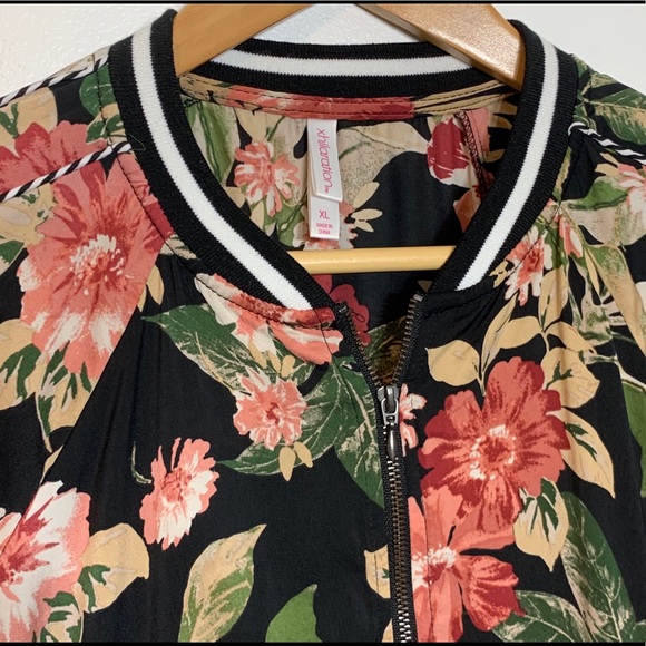 Xhilaration Jackets & Blazers - EUC Black Floral Zip Up Bomber Style Jacket